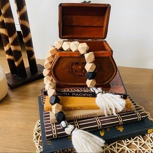 🔥 VINTAGE JEWELRY BOX🔥 Vintage Wooden Chest w Ornate Metal Handle & Latch